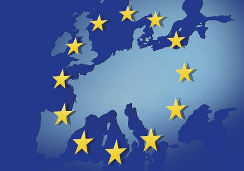Евро снижается на данных PMI еврозоны