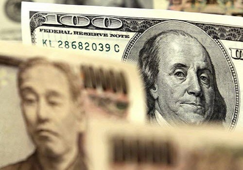 Доллар по отношению к иене опять достиг своего 9,5 месячного максимума