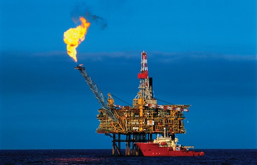 Нефть скорректировалась от пятилетних минимумов